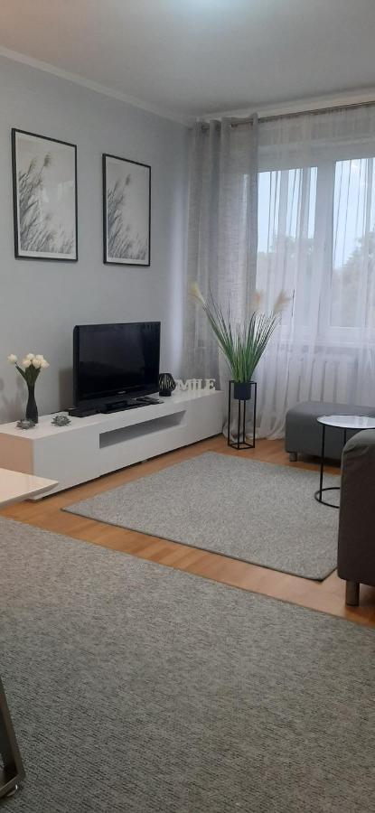 Flowers Apartament Apartment Pila Exterior photo