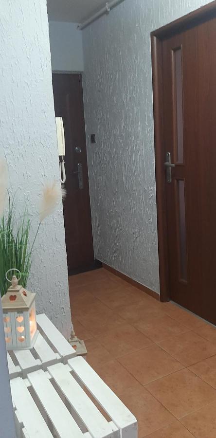 Flowers Apartament Apartment Pila Exterior photo